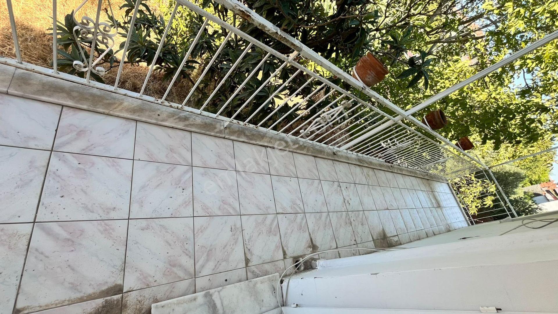 Bergama Kadriye'de 600m² Bahçe İçinde, 2 Adet 3+1 Daire — fotoğraf 8