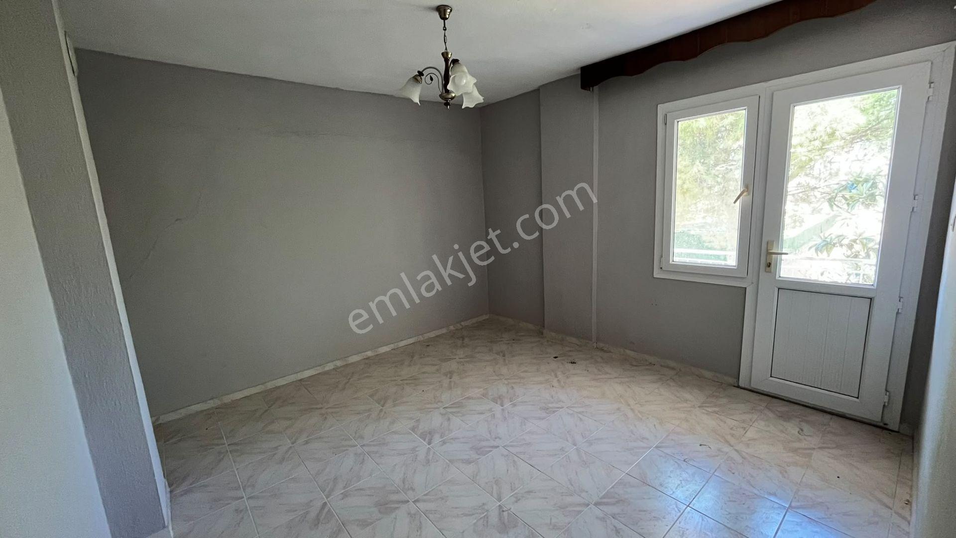 Bergama Kadriye'de 600m² Bahçe İçinde, 2 Adet 3+1 Daire — fotoğraf 12