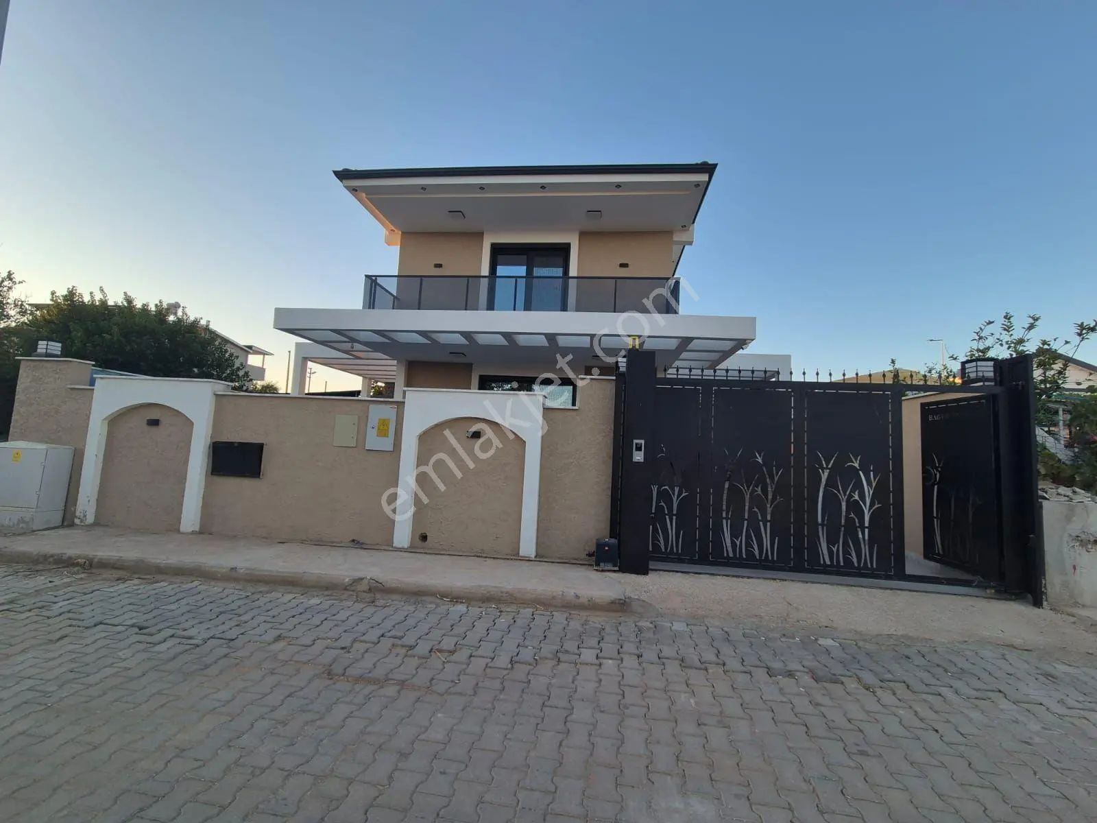 Didim Mahallesinde Müstakil Havuzlu 4+1 Villa Otoparklı Tamm Müüstakil Full Eşya...