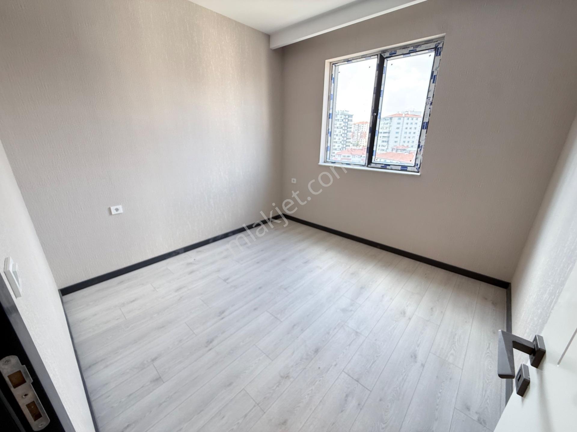 Saray Fatih Mahallesi'nde Satılık 2+1 Şehir Manzaralı Daire — fotoğraf 14