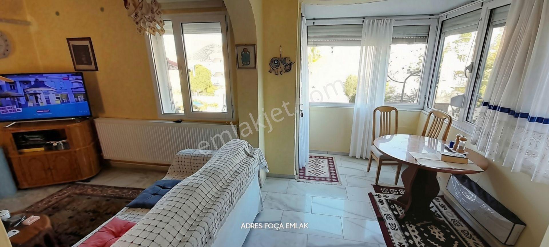 Yenifoça Narezen'de Deniz Manzaralı Bahçeli Doğalgazlı 2+1 Dubleks — fotoğraf 6