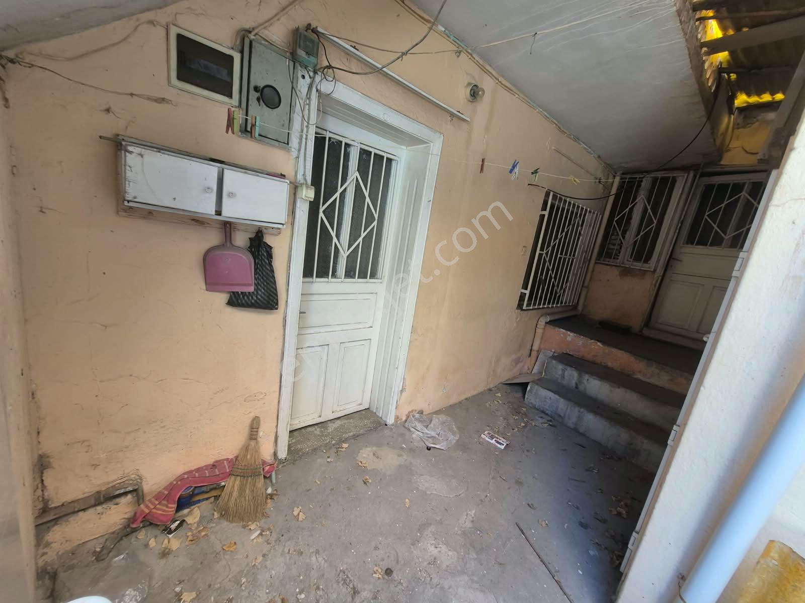 İzmir'in Merkezinde//konak Boğaziçinde.okulun Altsokağında/hastaneye5dk//2katlı Acil Satılık Ev — fotoğraf 10