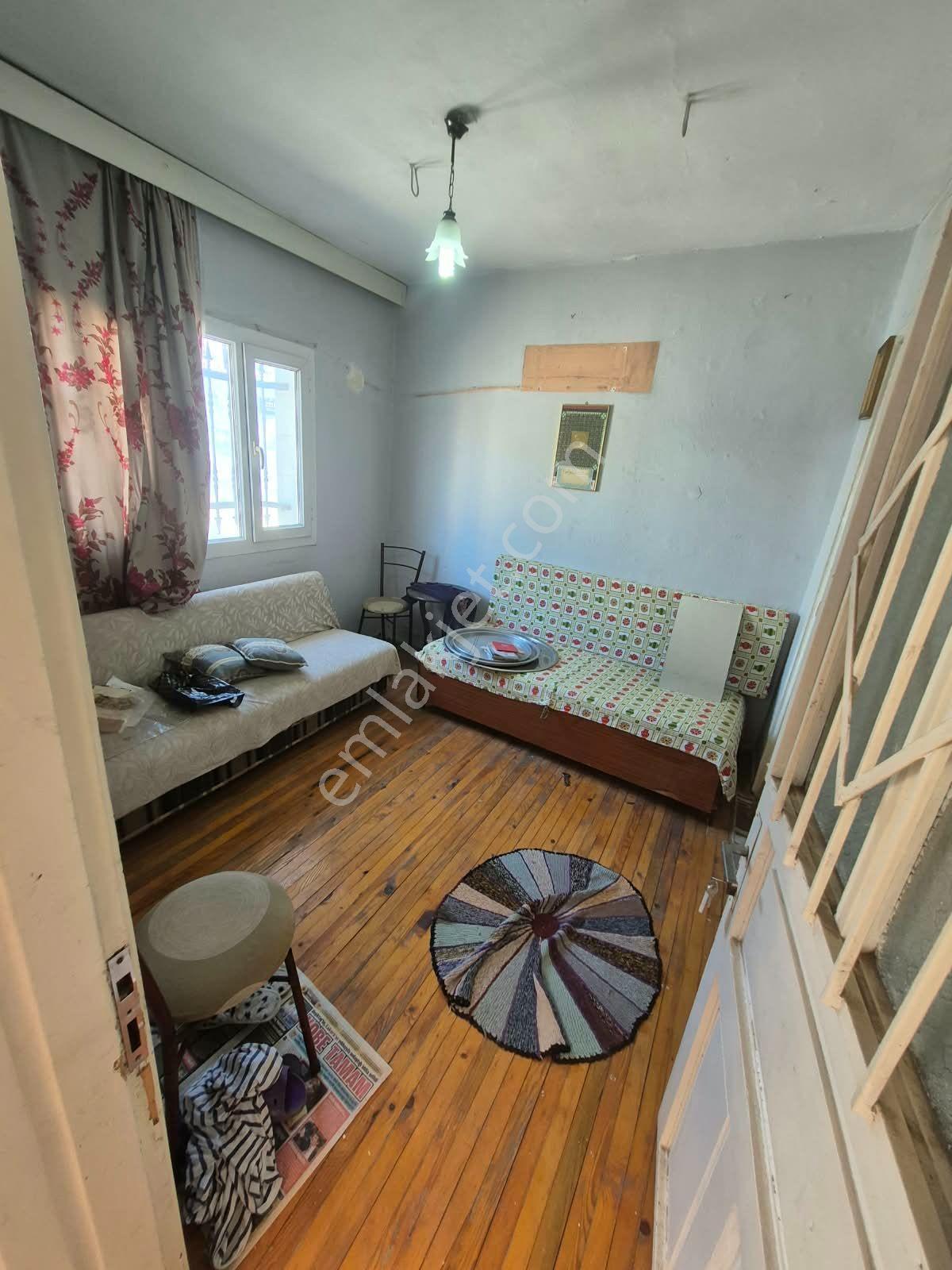İzmir'in Merkezinde//konak Boğaziçinde.okulun Altsokağında/hastaneye5dk//2katlı Acil Satılık Ev — fotoğraf 11