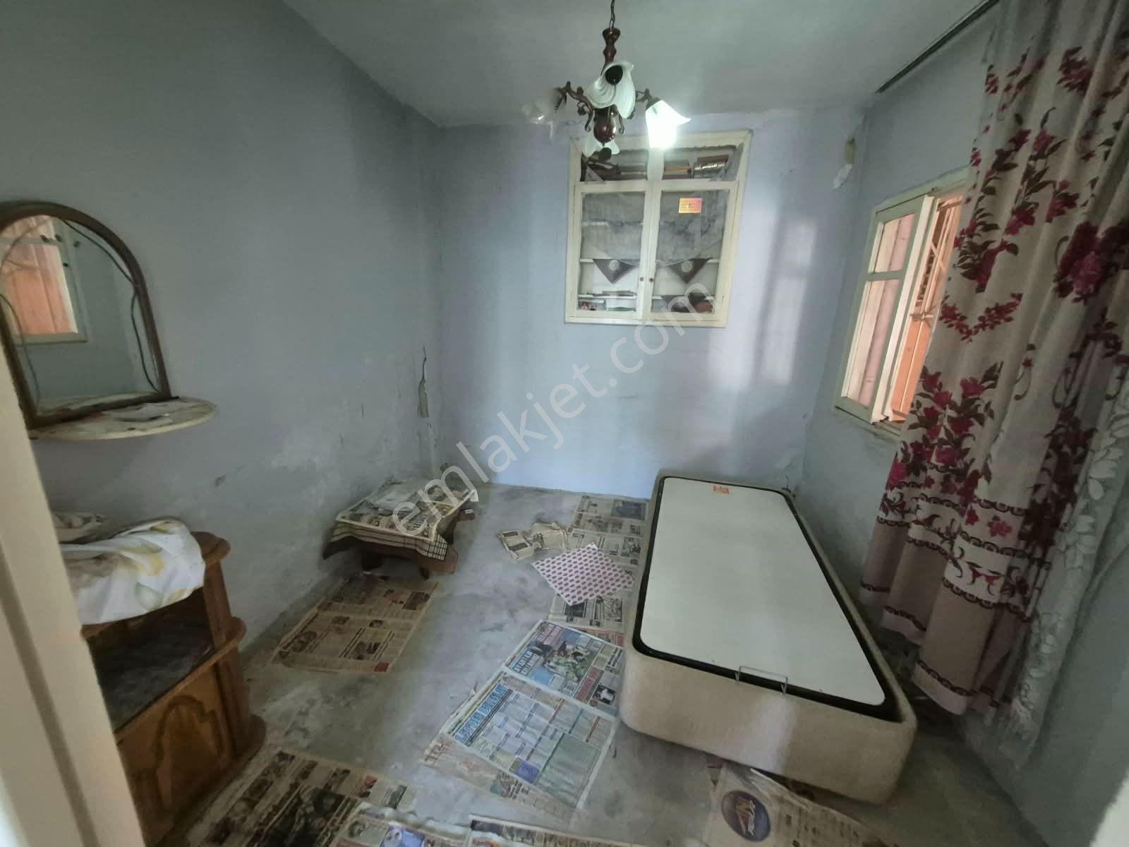 İzmir'in Merkezinde//konak Boğaziçinde.okulun Altsokağında/hastaneye5dk//2katlı Acil Satılık Ev — fotoğraf 14