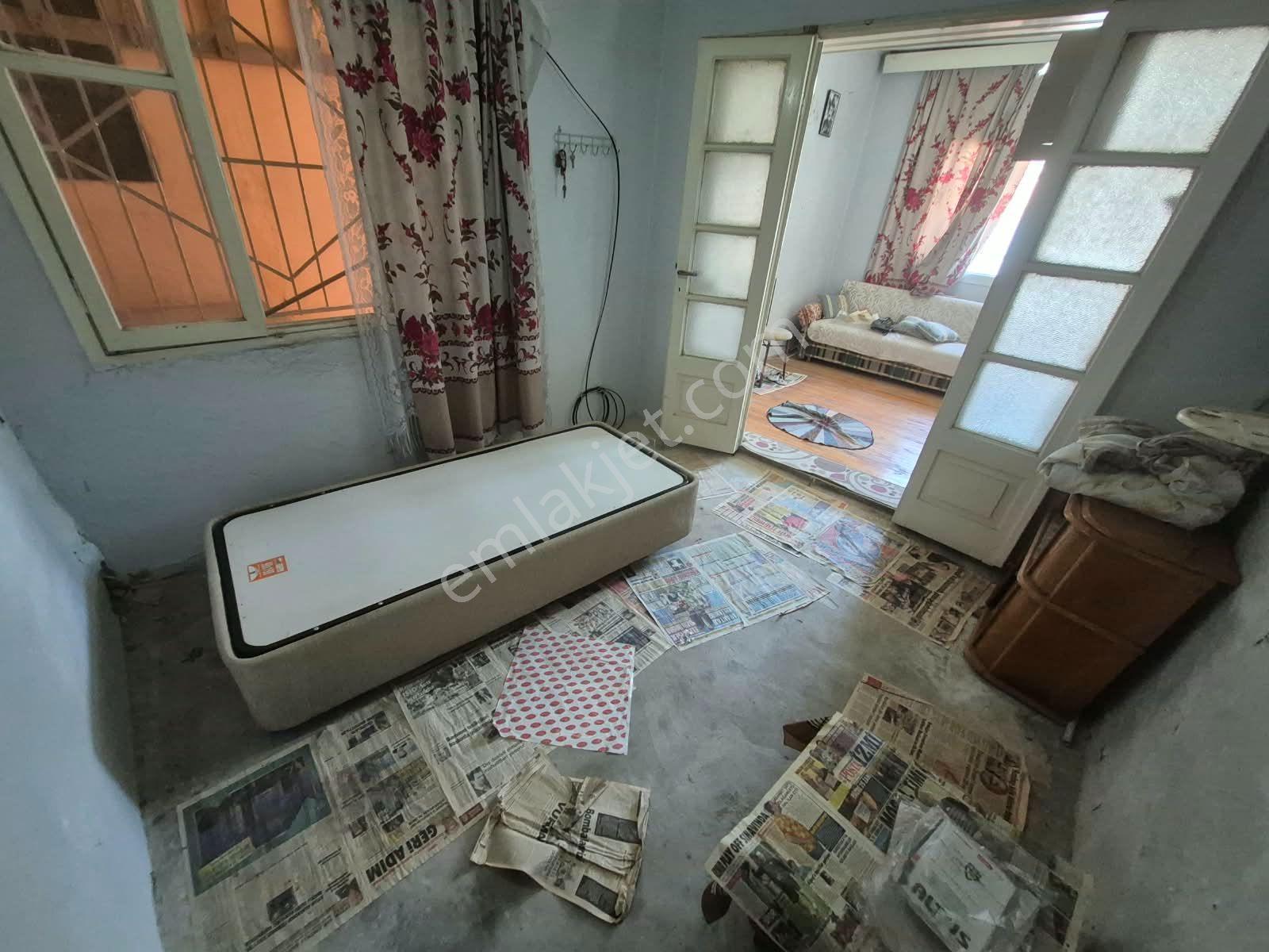İzmir'in Merkezinde//konak Boğaziçinde.okulun Altsokağında/hastaneye5dk//2katlı Acil Satılık Ev — fotoğraf 15