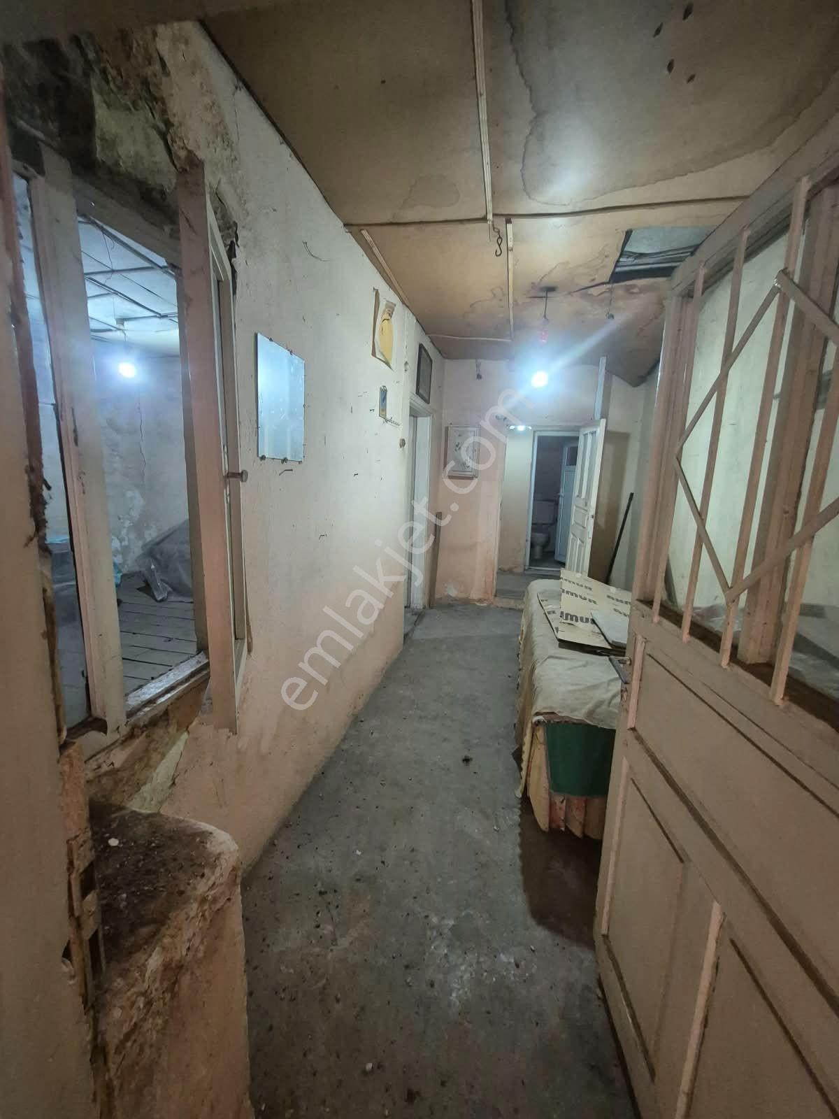 İzmir'in Merkezinde//konak Boğaziçinde.okulun Altsokağında/hastaneye5dk//2katlı Acil Satılık Ev — fotoğraf 19