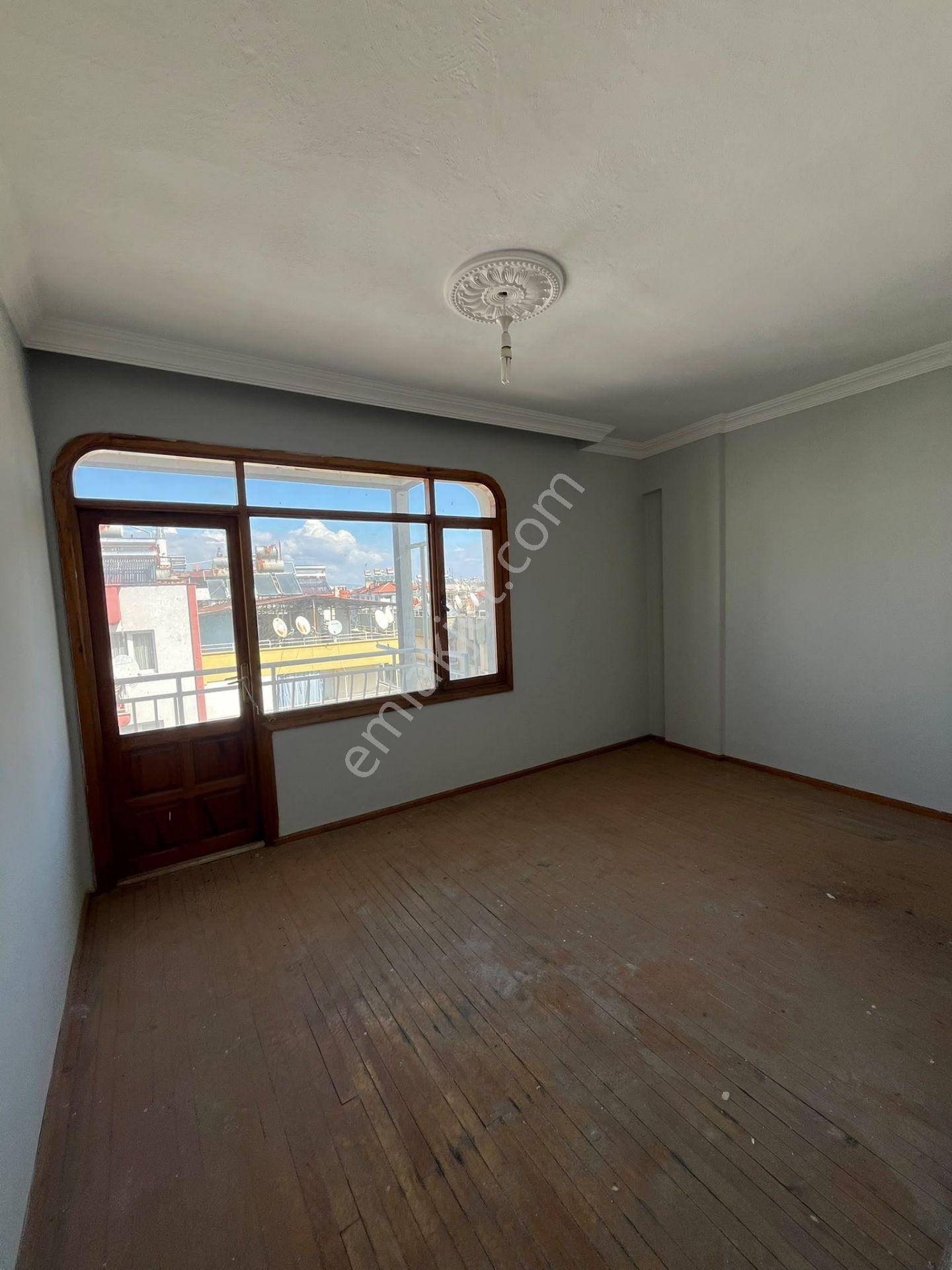 Salihli Erdem Emlak’tan Menderes Caddesi’nde Satılık 3+1 Daire — fotoğraf 6