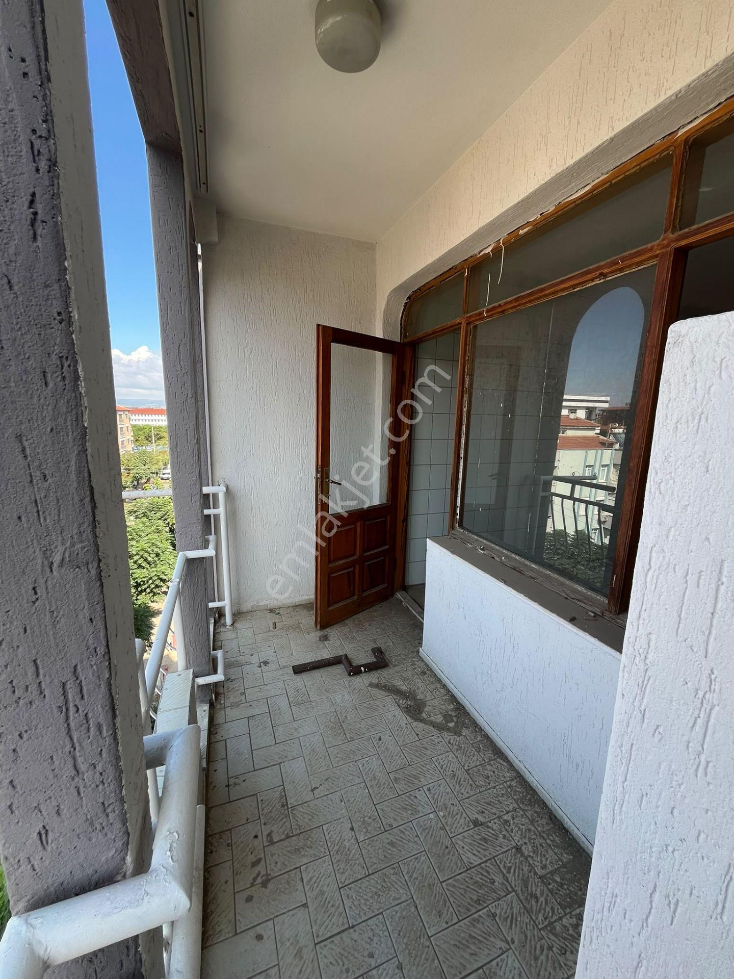 Salihli Erdem Emlak’tan Menderes Caddesi’nde Satılık 3+1 Daire — fotoğraf 7