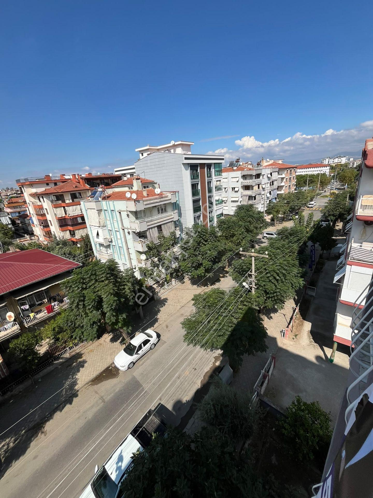 Salihli Erdem Emlak’tan Menderes Caddesi’nde Satılık 3+1 Daire — fotoğraf 11