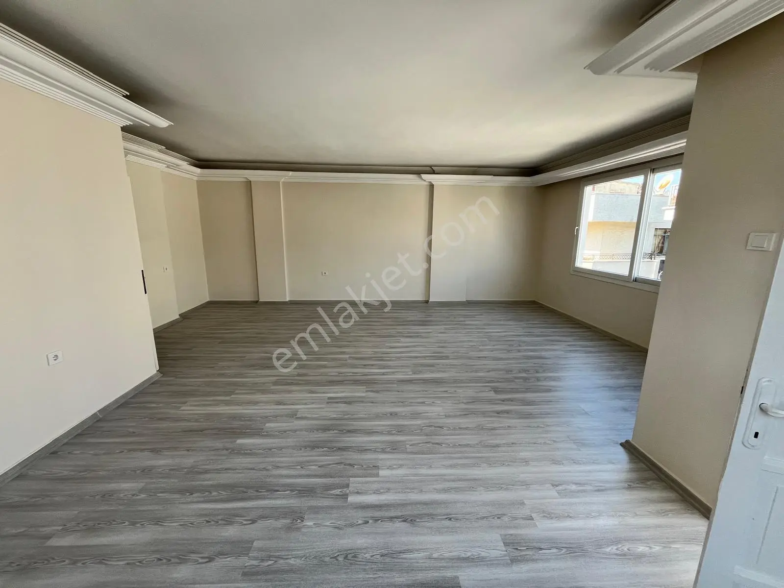 Ergünden Muğdat Cami Yanı Satılık Tertemiz Geniş 4+1 Daire — fotoğraf 3