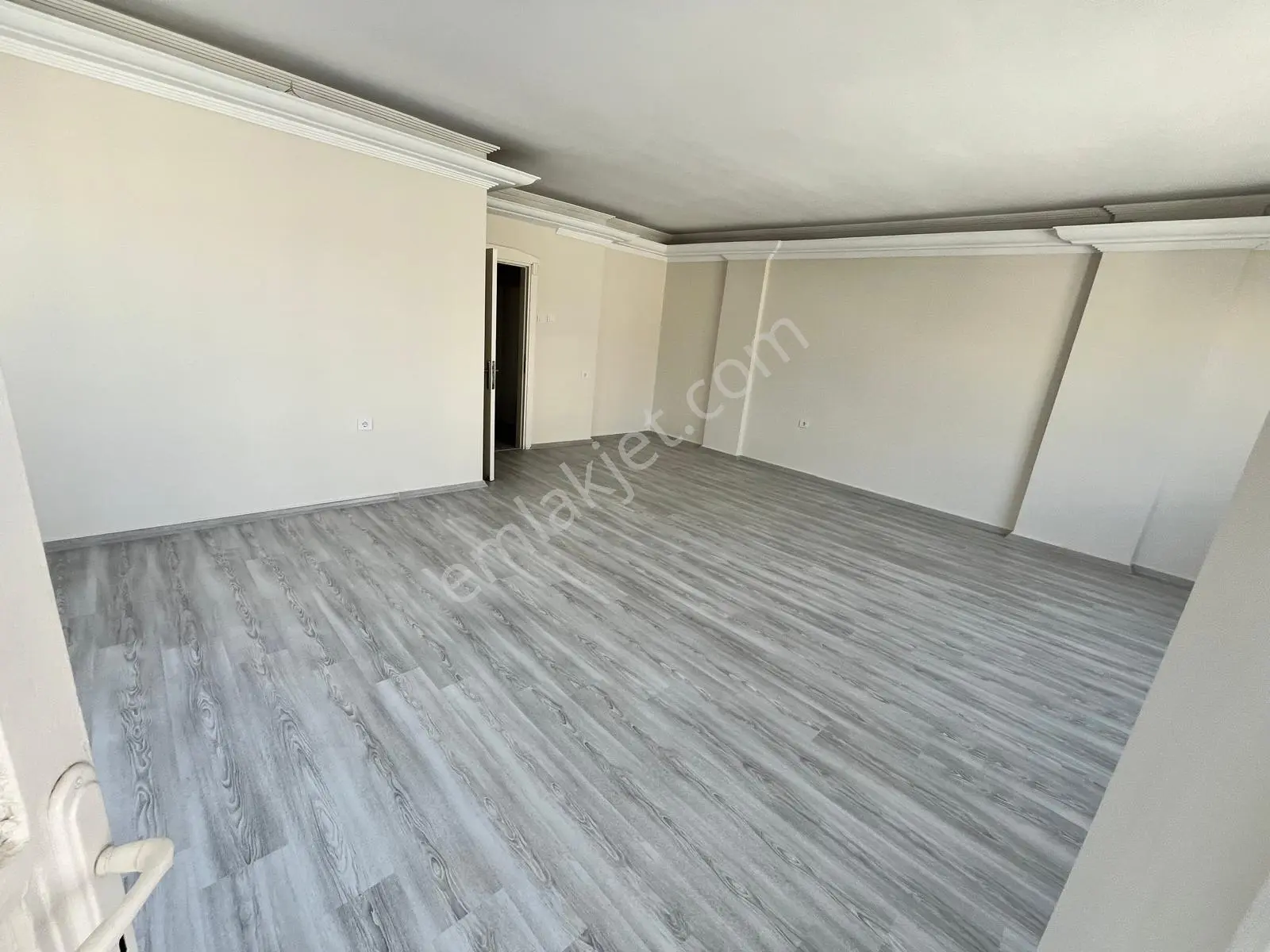 Ergünden Muğdat Cami Yanı Satılık Tertemiz Geniş 4+1 Daire — fotoğraf 5