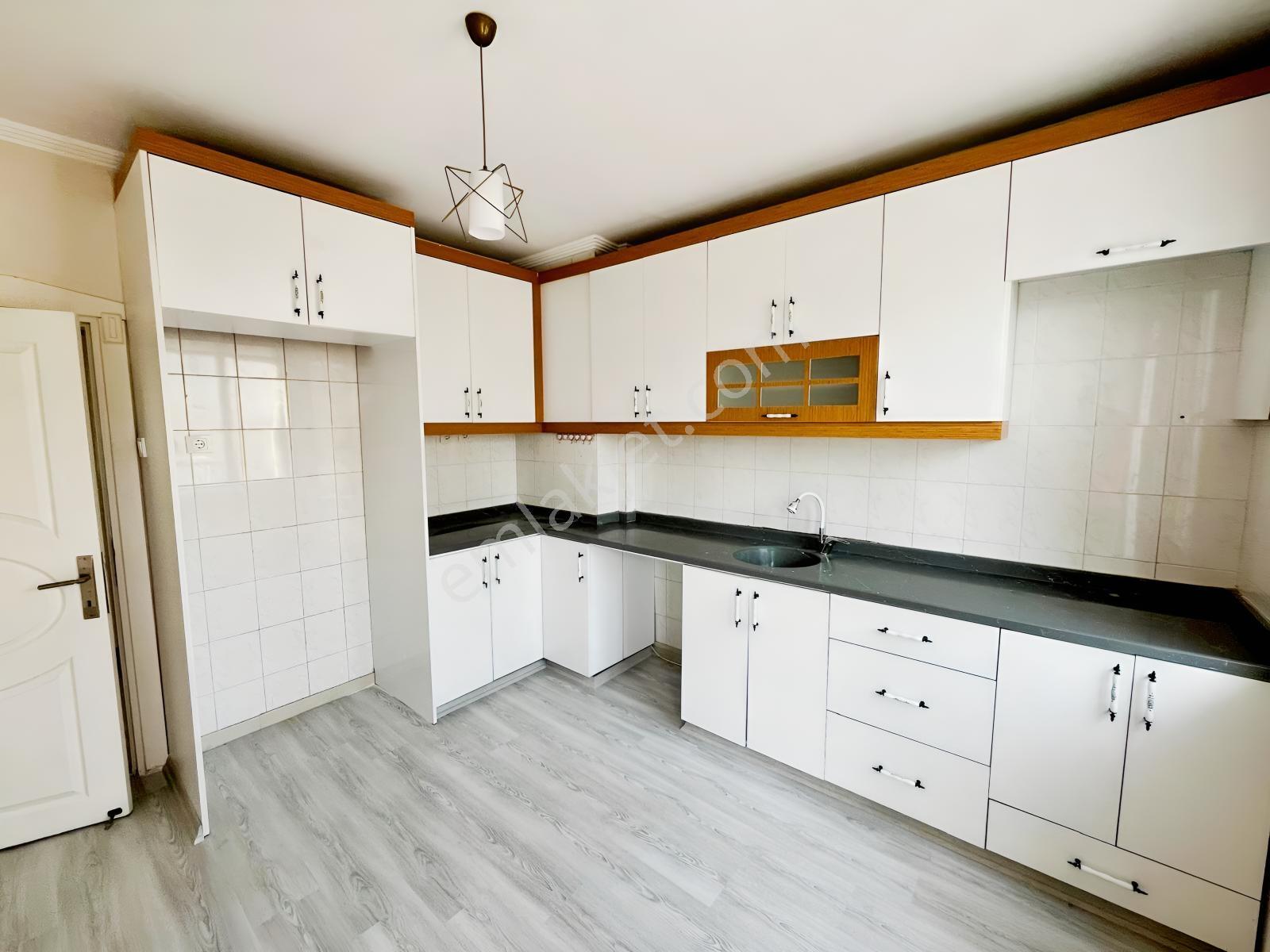 Ergünden Muğdat Cami Yanı Satılık Tertemiz Geniş 4+1 Daire — fotoğraf 32