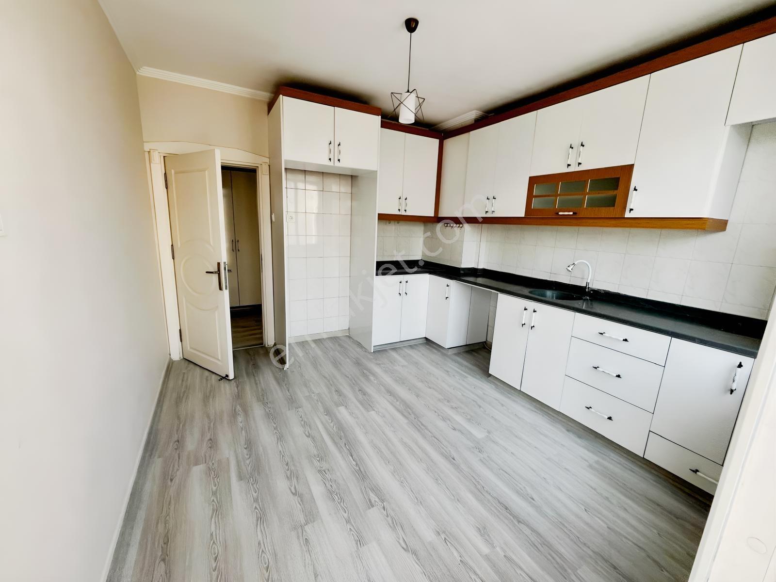 Ergünden Muğdat Cami Yanı Satılık Tertemiz Geniş 4+1 Daire — fotoğraf 34
