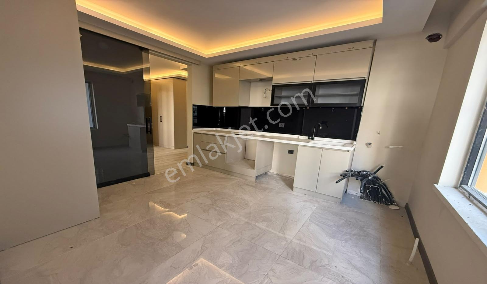 Bağlum Caddeye Köşe 3+1 1.kat Sıfır Daire Uygun Fiyata — fotoğraf 7