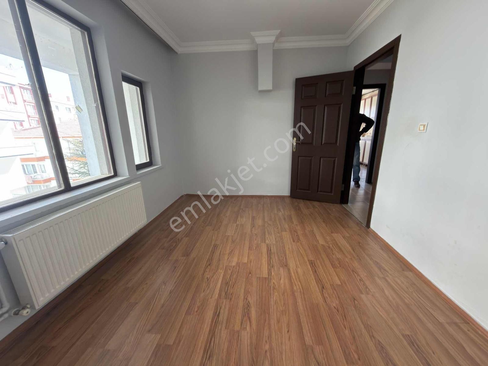 Osmangazi Baştuğ Sokakta Çift Balkonlu Asansörlü 2+1 — fotoğraf 7