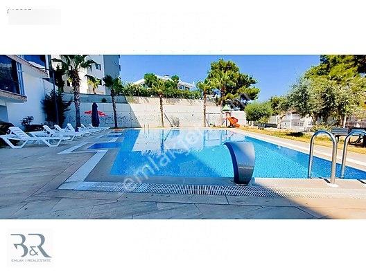 Doğalgazlı Ve Havuzlu Sitede Geniş 3+1 Daire — fotoğraf 3