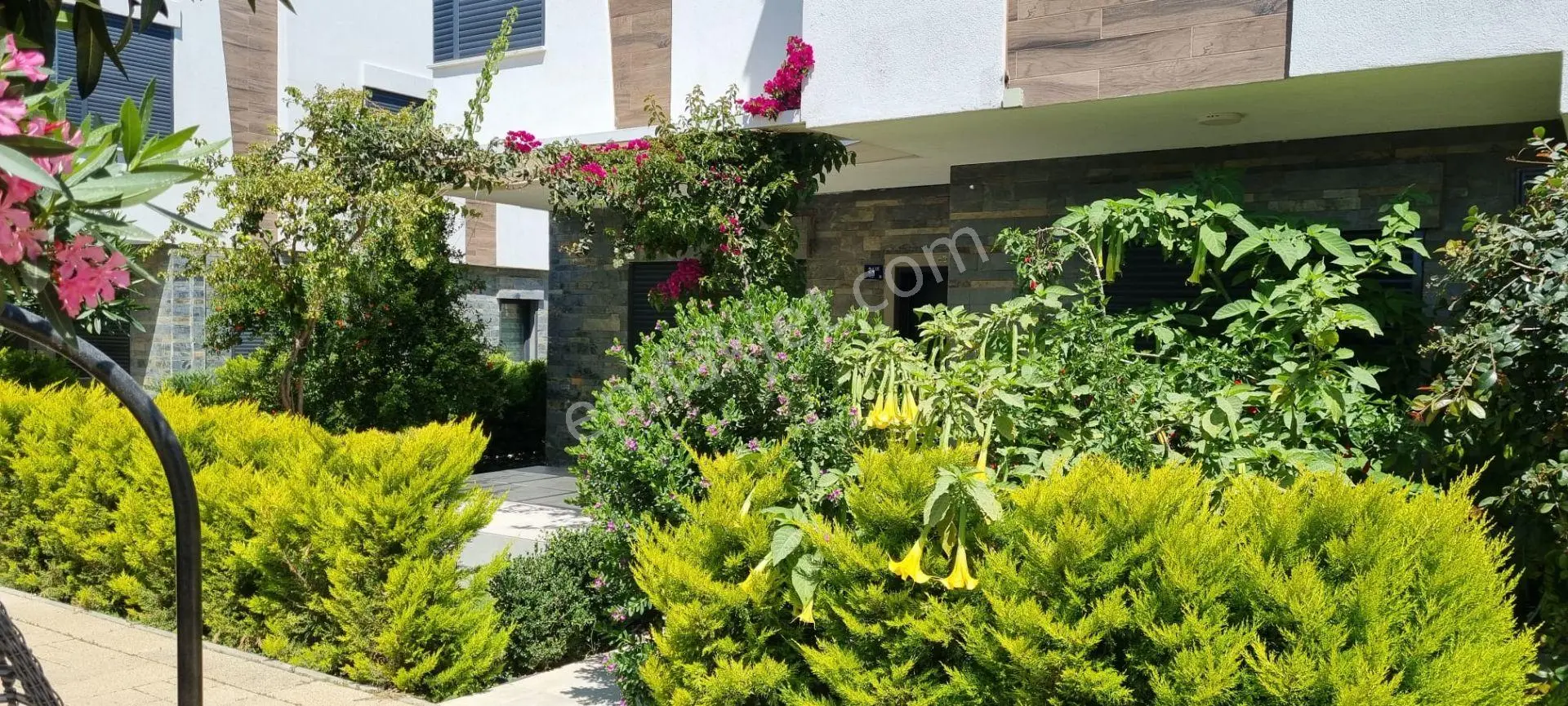 Didim Efeler Mahallesi'nde Havuzlu 3+1 Eşyalı Villa — fotoğraf 4