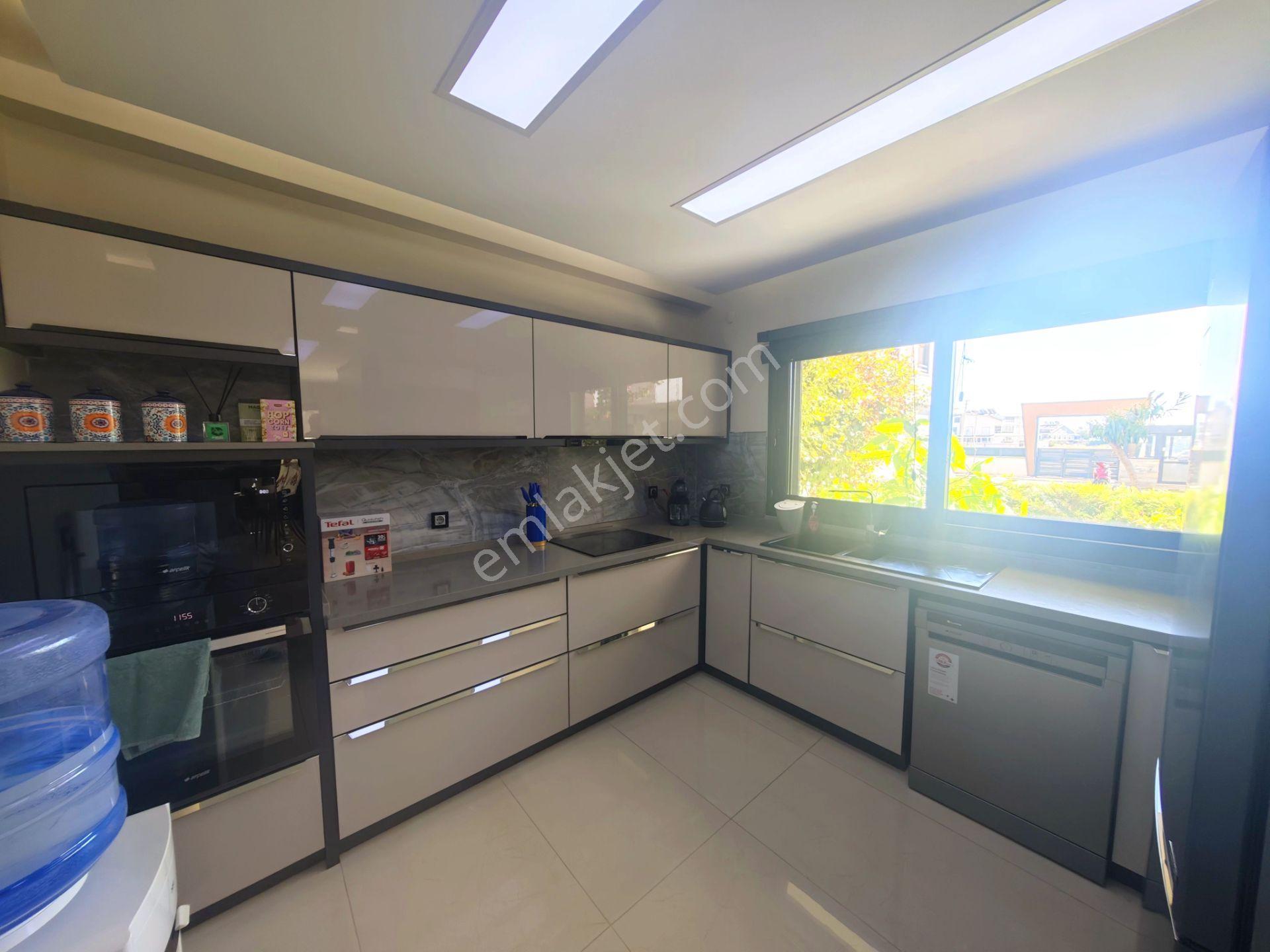 Didim Efeler Mahallesi'nde Havuzlu 3+1 Eşyalı Villa — fotoğraf 17