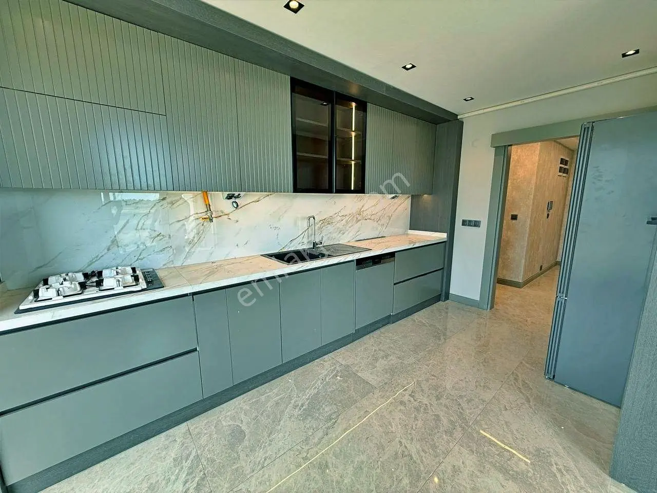 Uytundan Burhaniye Ören'de Ultralüks Sitede 3+1 Satılık Daire — fotoğraf 13