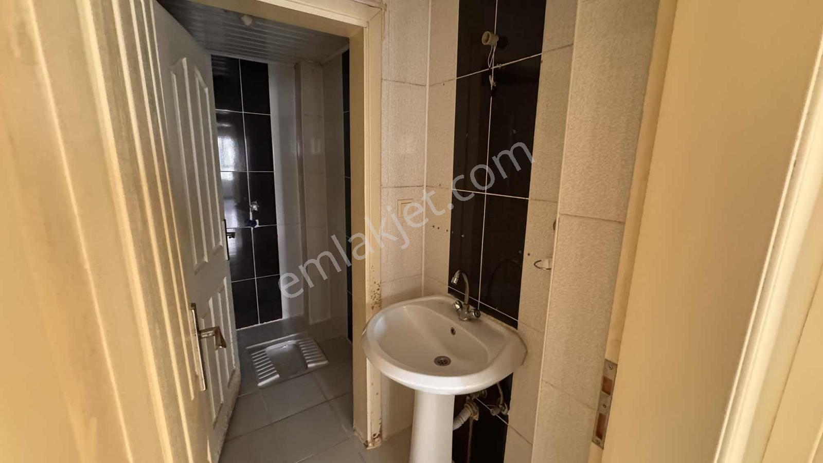 Hamzaoğlu Mah. Satılık 2+1 Daire / 2. Kat — fotoğraf 6