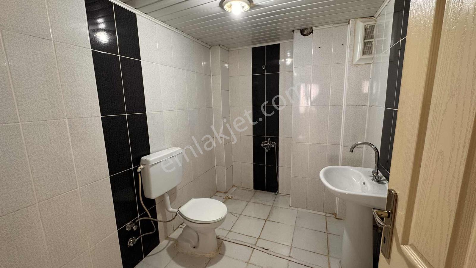 Hamzaoğlu Mah. Satılık 2+1 Daire / 2. Kat — fotoğraf 7