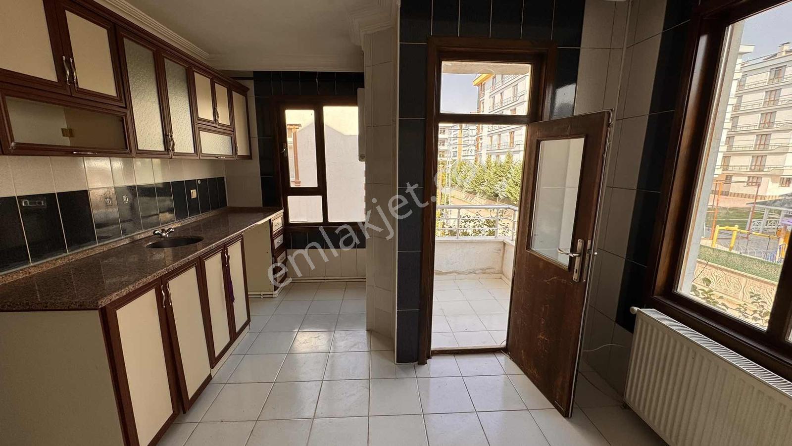 Hamzaoğlu Mah. Satılık 2+1 Daire / 2. Kat — fotoğraf 8