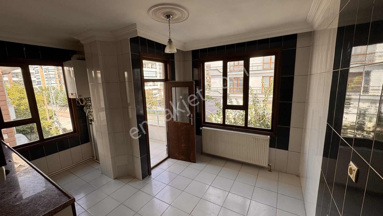 Hamzaoğlu Mah. Satılık 2+1 Daire / 2. Kat — fotoğraf 9