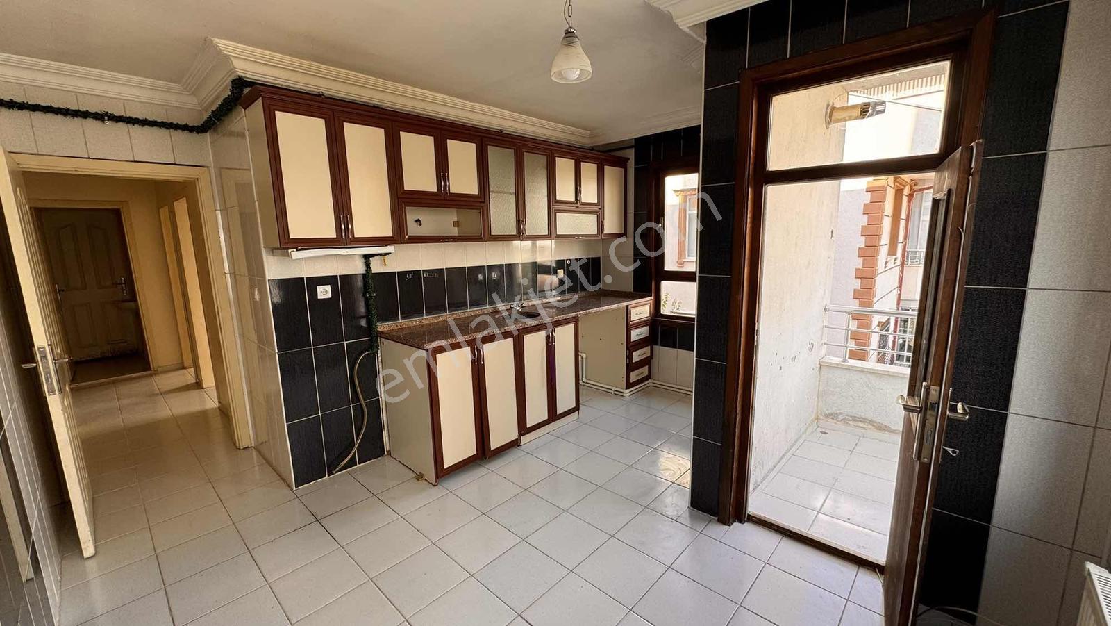 Hamzaoğlu Mah. Satılık 2+1 Daire / 2. Kat — fotoğraf 11