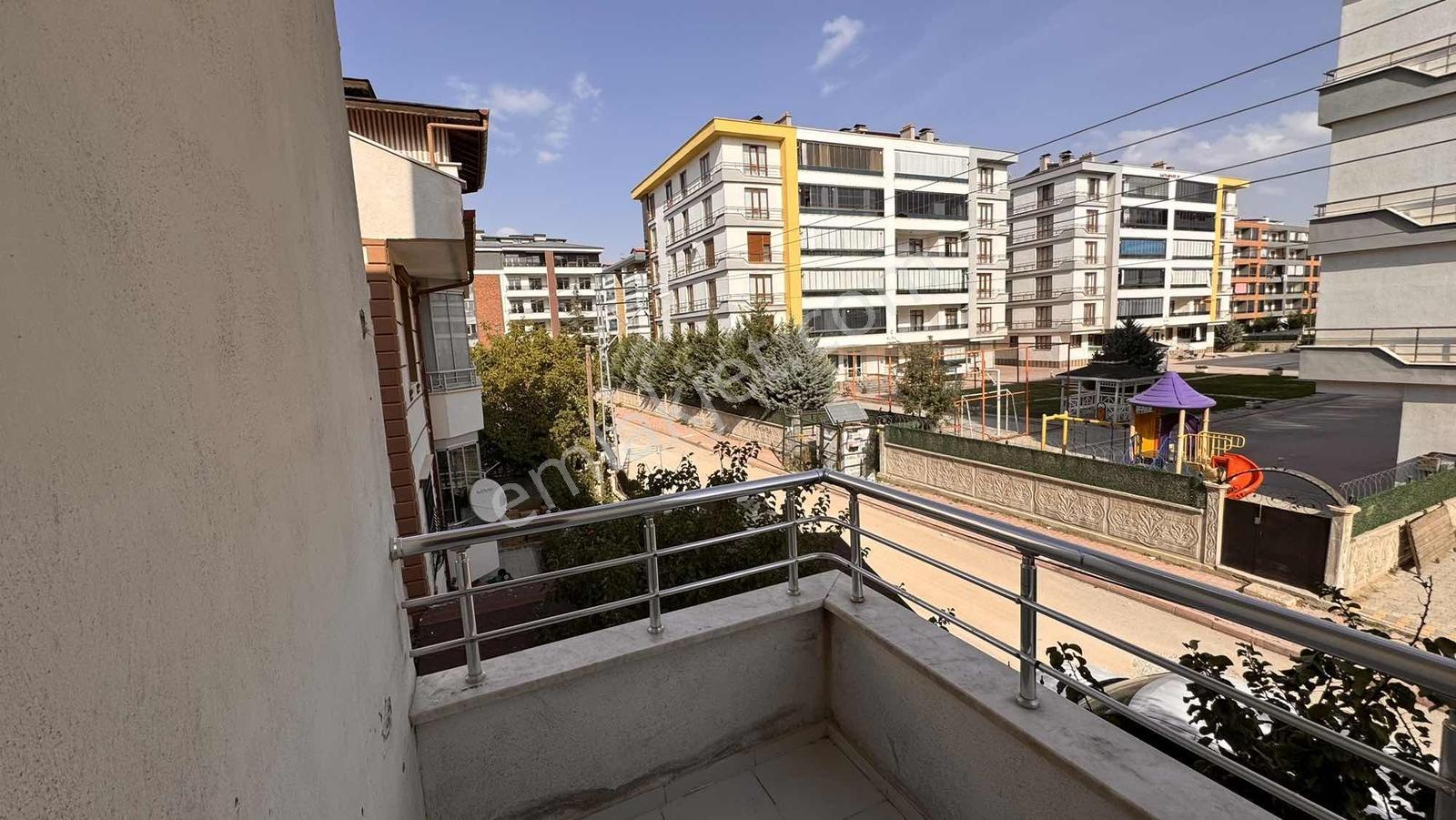 Hamzaoğlu Mah. Satılık 2+1 Daire / 2. Kat — fotoğraf 12