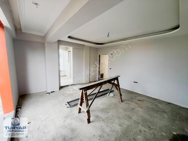 Başiskele Döngel'de Sıfır 3+1 Yerden Isıtma — fotoğraf 12