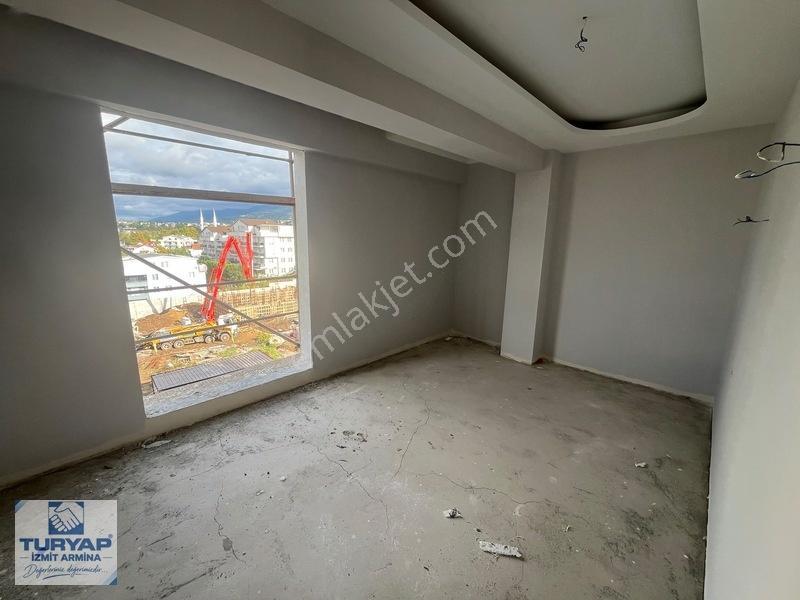 Başiskele Döngel'de Sıfır 3+1 Yerden Isıtma — fotoğraf 20