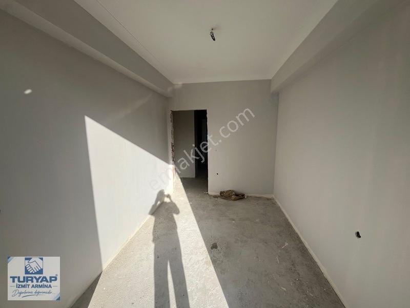 Başiskele Döngel'de Sıfır 3+1 Yerden Isıtma — fotoğraf 23
