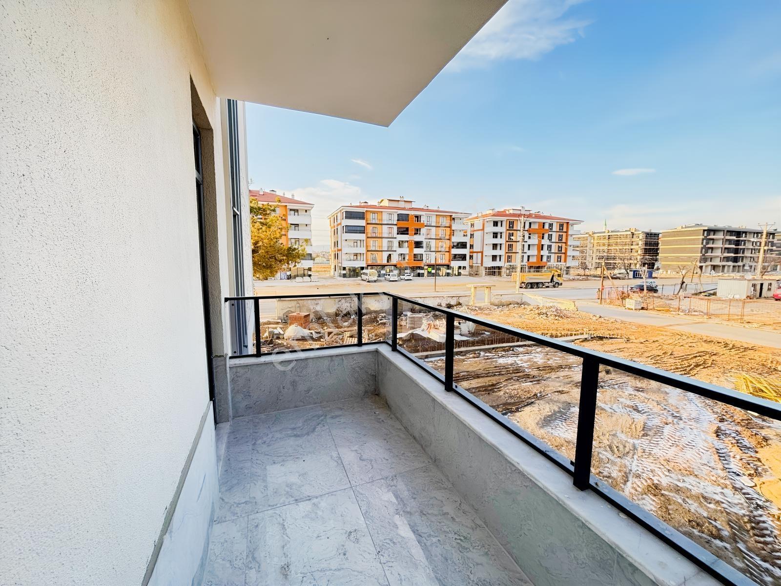 Uluğbey Mah.cadde Cepheli Geniş Ferah 3+1 Lüks Daire — fotoğraf 13