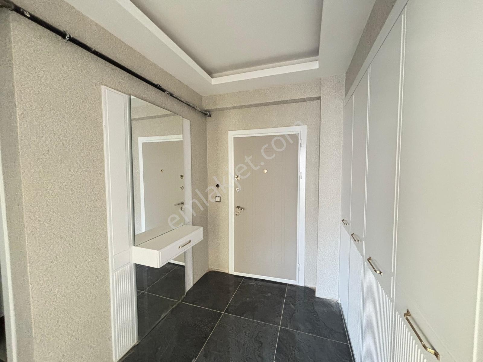 Uluğbey Mah.cadde Cepheli Geniş Ferah 3+1 Lüks Daire — fotoğraf 21