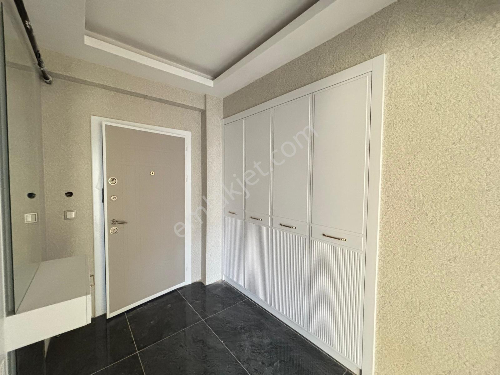 Uluğbey Mah.cadde Cepheli Geniş Ferah 3+1 Lüks Daire — fotoğraf 22