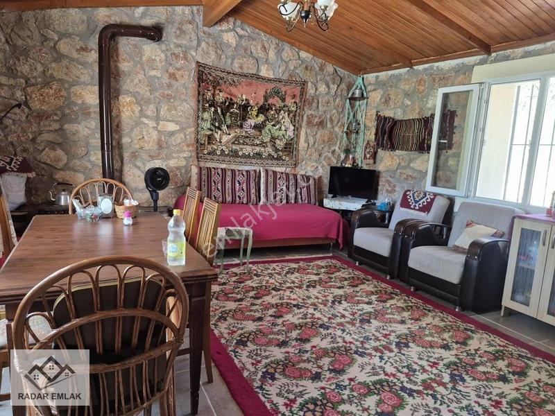 Urla Nohutalanda 1191 M2 Alan İçerisinde 3+1 100 M2 Taş Ev — fotoğraf 4