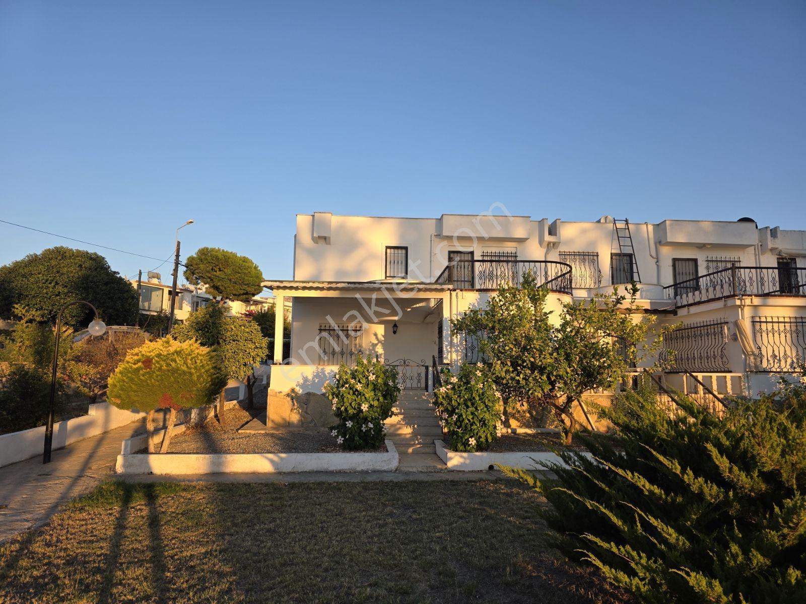 Denize Sıfır Marinanin Karsisinda Villa Barbaros Sitesi Turgutr — fotoğraf 9