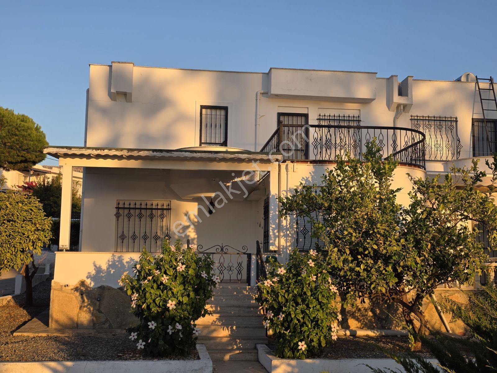 Denize Sıfır Marinanin Karsisinda Villa Barbaros Sitesi Turgutr — fotoğraf 10