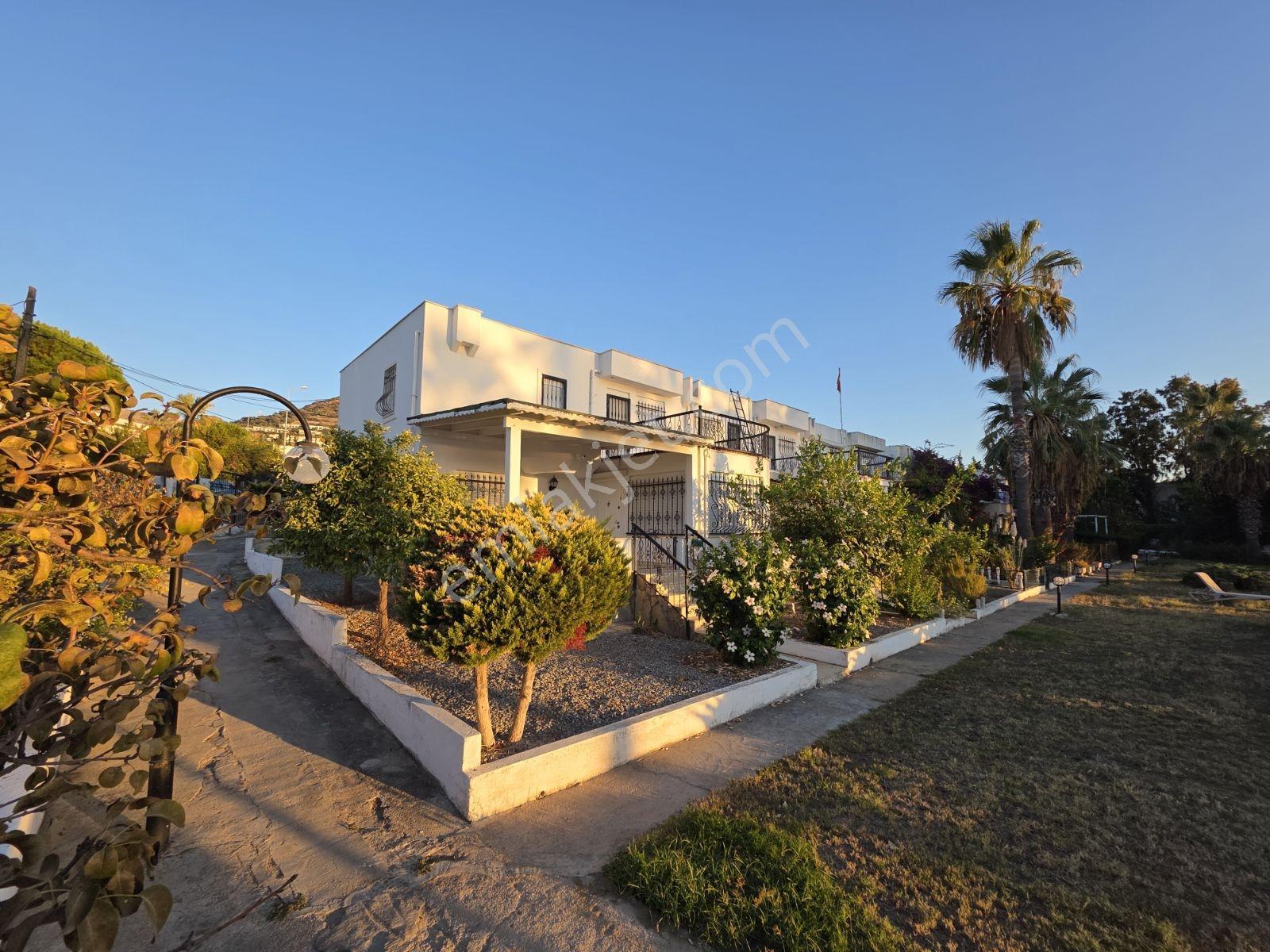 Denize Sıfır Marinanin Karsisinda Villa Barbaros Sitesi Turgutr — fotoğraf 15