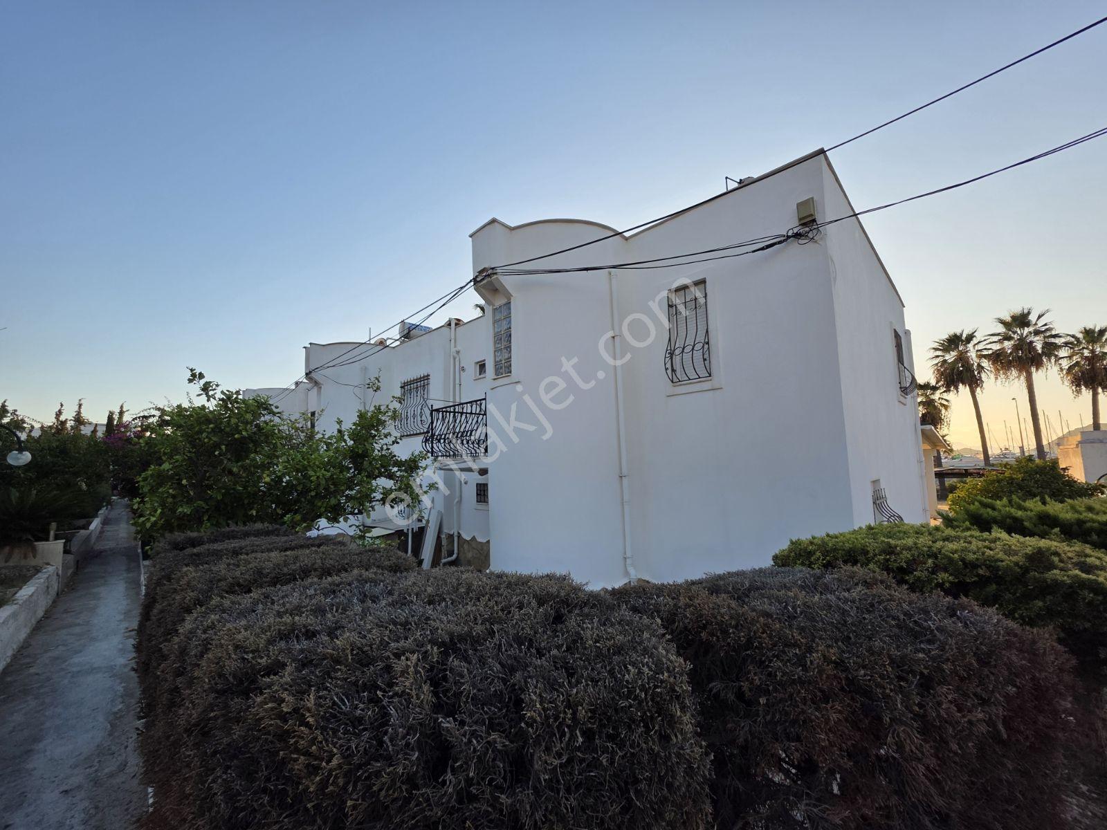 Denize Sıfır Marinanin Karsisinda Villa Barbaros Sitesi Turgutr — fotoğraf 16