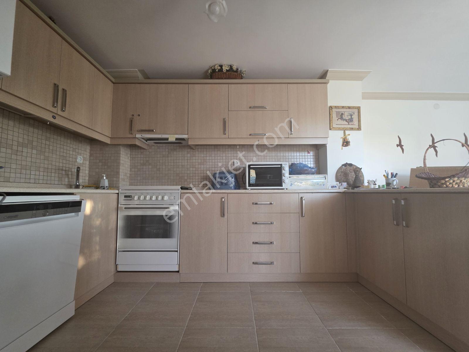 Denize Sıfır Marinanin Karsisinda Villa Barbaros Sitesi Turgutr — fotoğraf 23