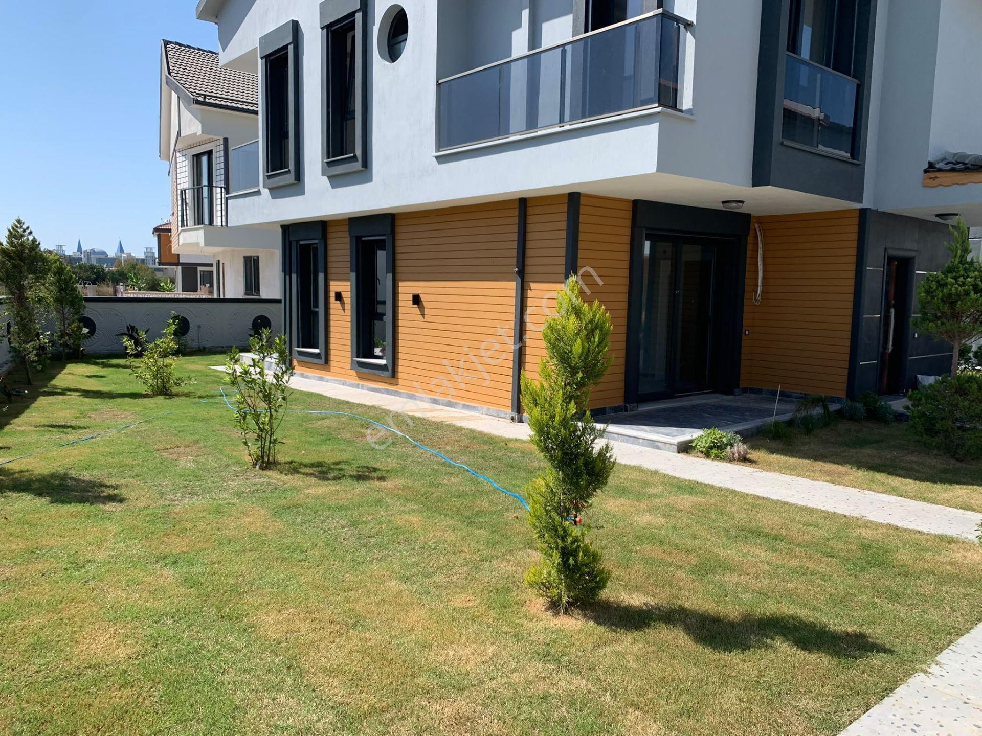Didim Havuzlu Sitede Satılık 3+1 Villa — fotoğraf 3