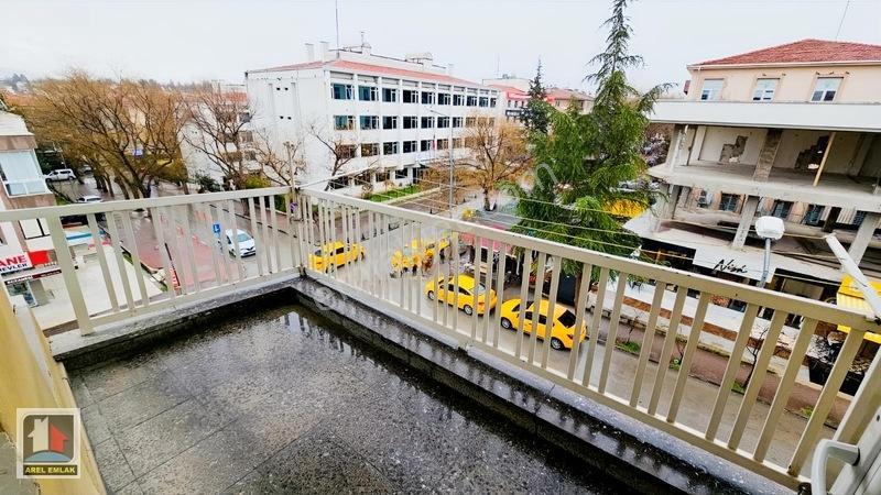 Arel'den Bahçelievler 3 Cd.üstü Köşe Konumda Otoparklı 3 Kat 3+1 — fotoğraf 6