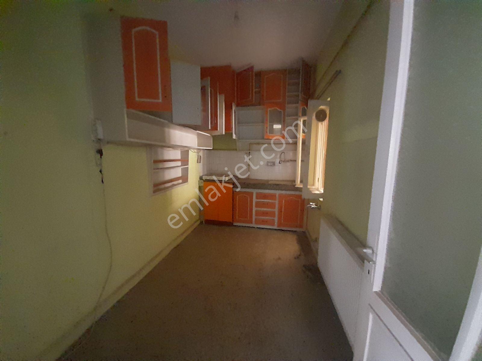 Cumhuriyet Mah Satılık Müstakil 2katlı Bina Merkezi Konumunda — fotoğraf 5