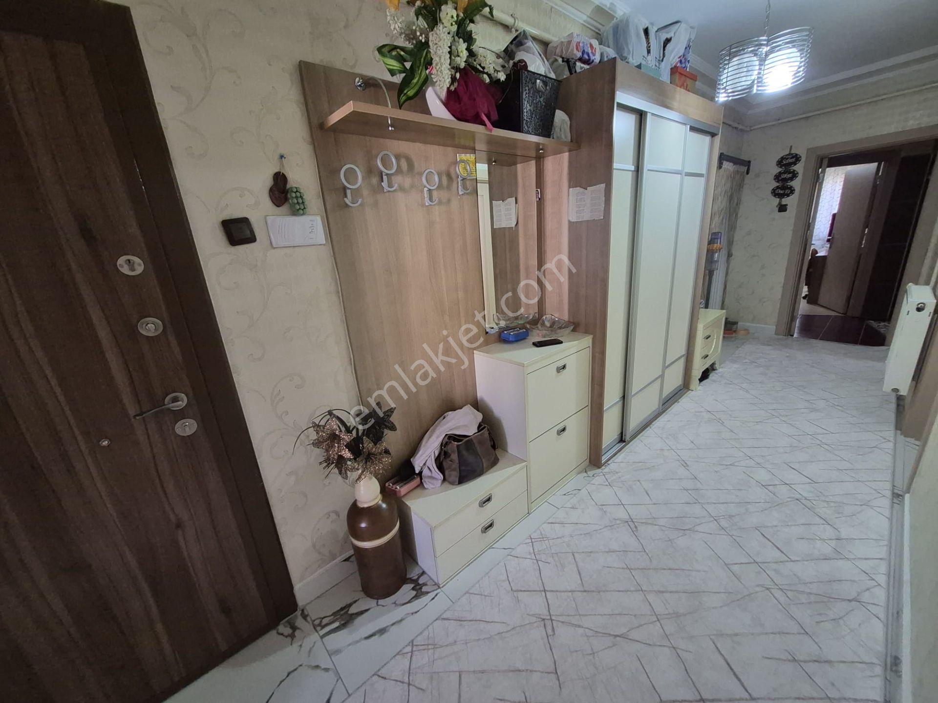 Emin Emlak Satıyor..valide Sultan Mahallesinde Köşebaşı 3+1 Satılık Daire — fotoğraf 15