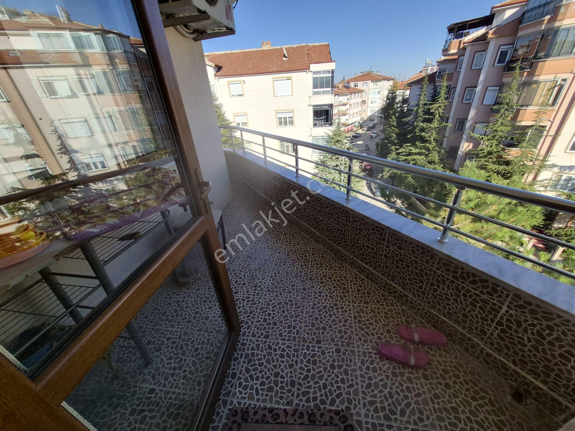 Emin Emlak Satıyor..valide Sultan Mahallesinde Köşebaşı 3+1 Satılık Daire — fotoğraf 34