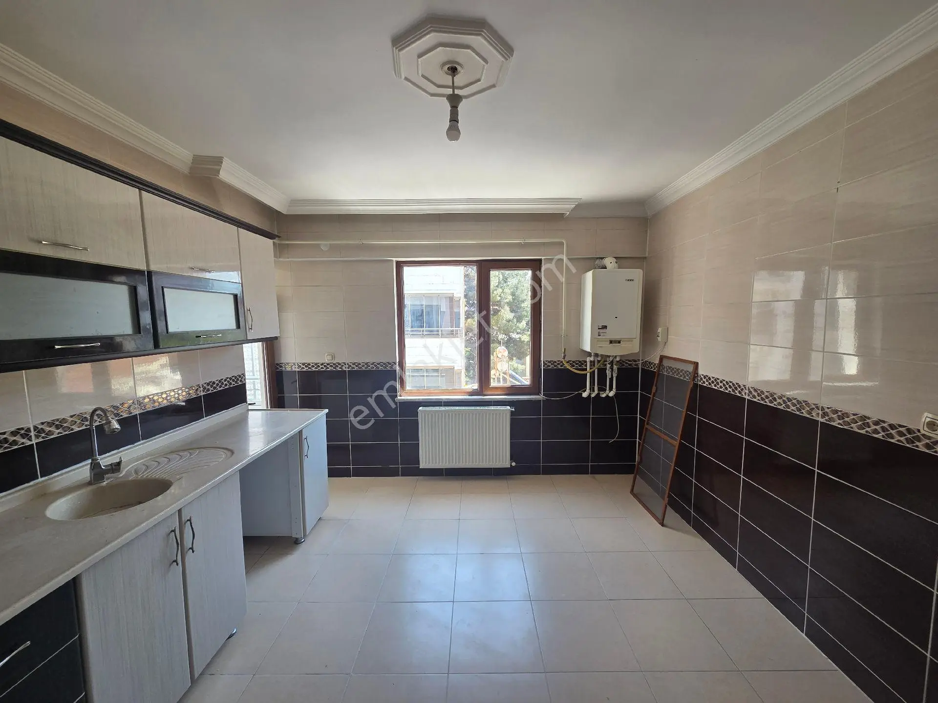 Doğukan Real Estate | Yeni Mahalle Zafran Kavşağı Yukarısı Satılık 3+1 Daire — fotoğraf 3