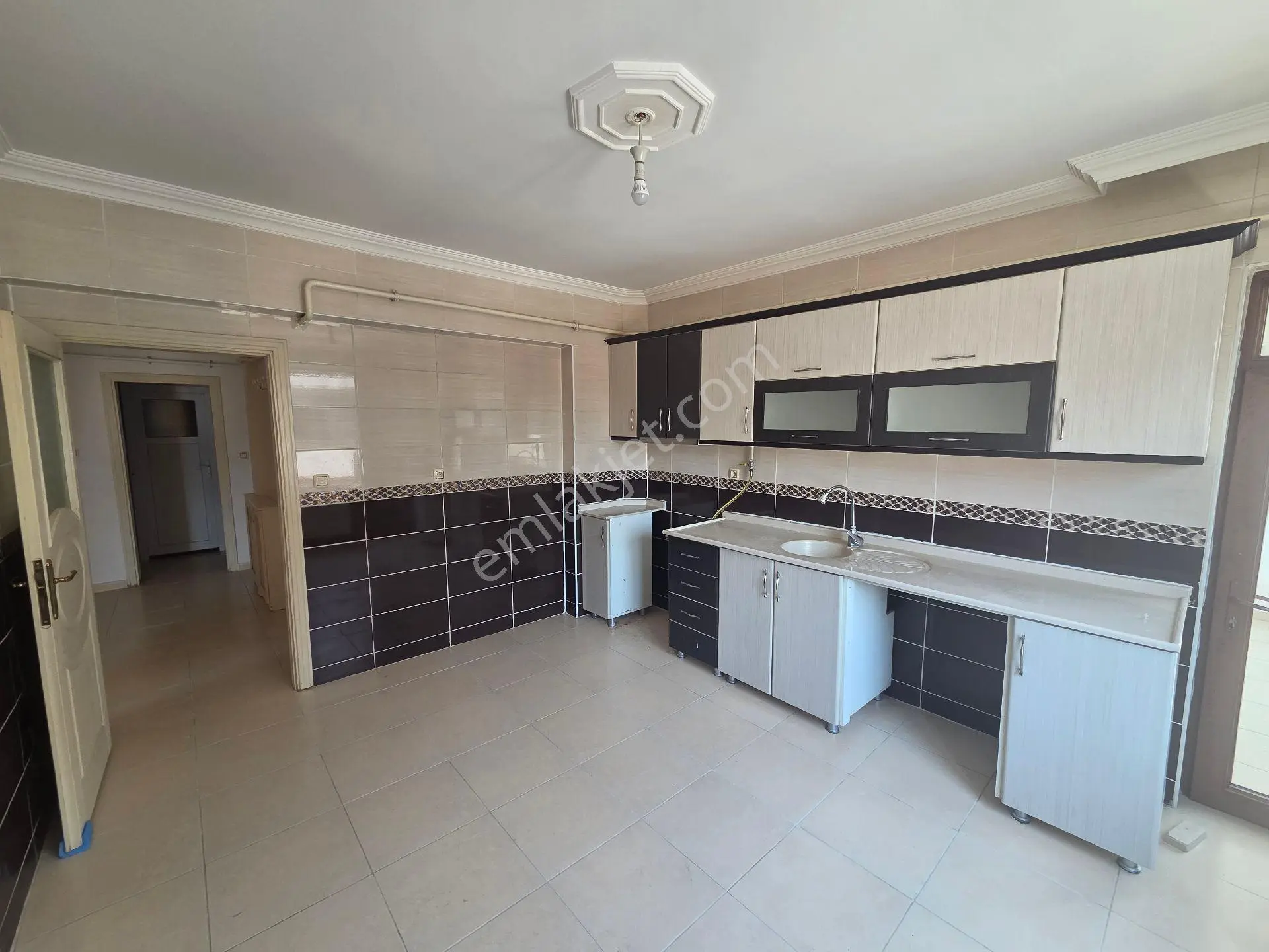Doğukan Real Estate | Yeni Mahalle Zafran Kavşağı Yukarısı Satılık 3+1 Daire — fotoğraf 5
