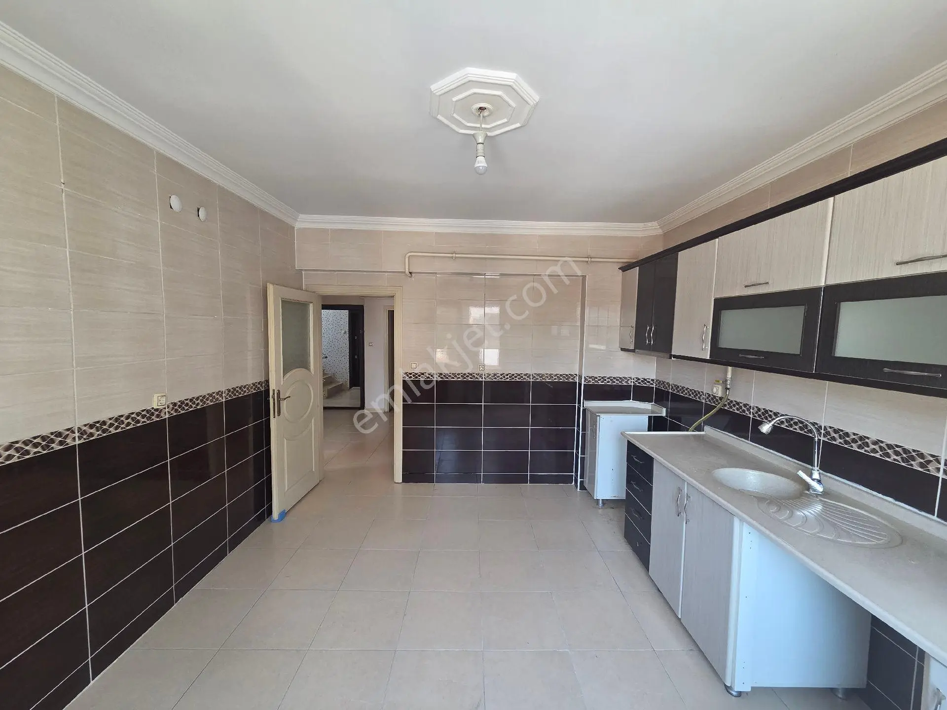 Doğukan Real Estate | Yeni Mahalle Zafran Kavşağı Yukarısı Satılık 3+1 Daire — fotoğraf 6