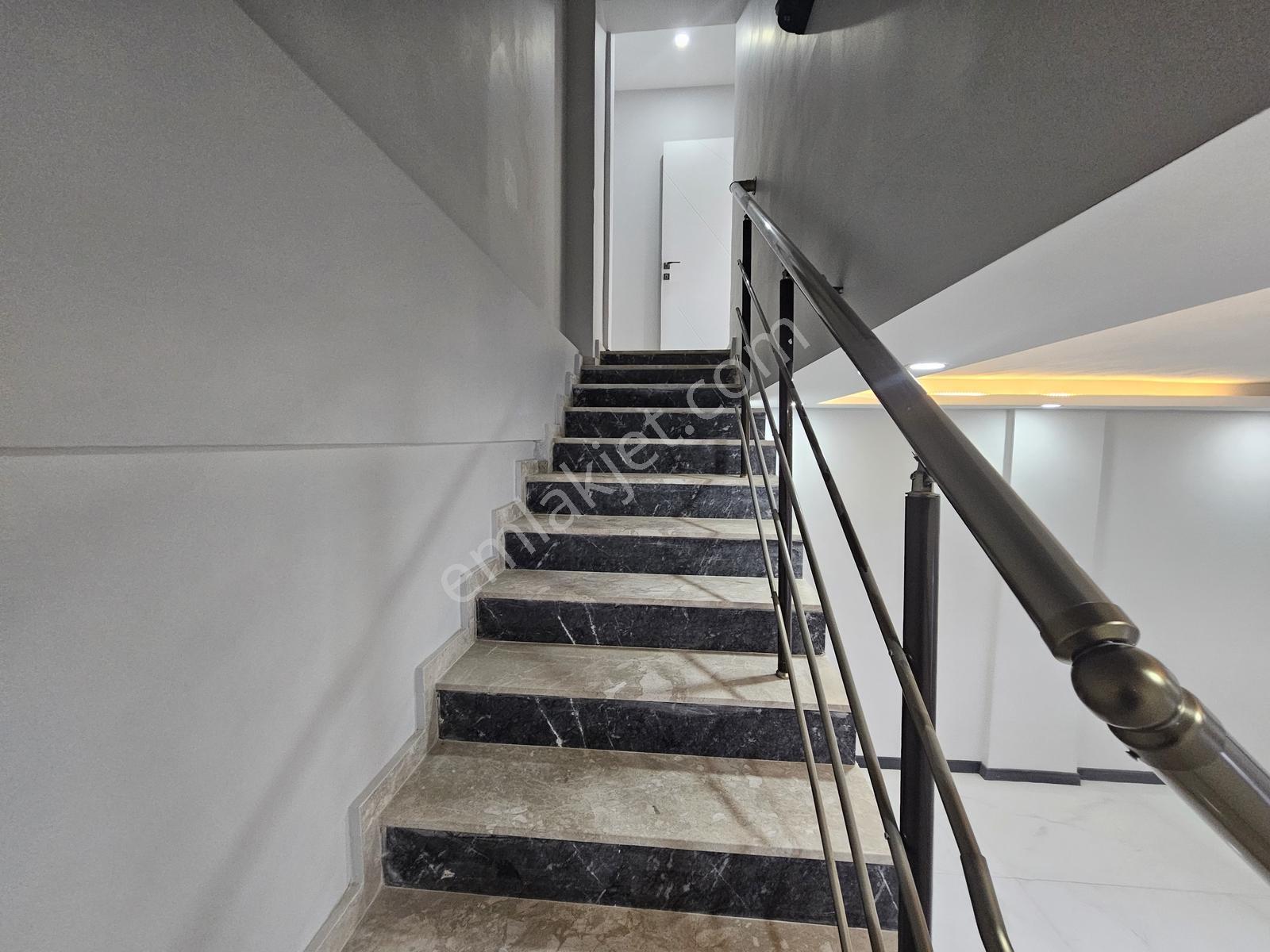 Buca Mustafa Kemal'de Satılık Mustakil 6+2 Dubleksli Bina 324m² — fotoğraf 25